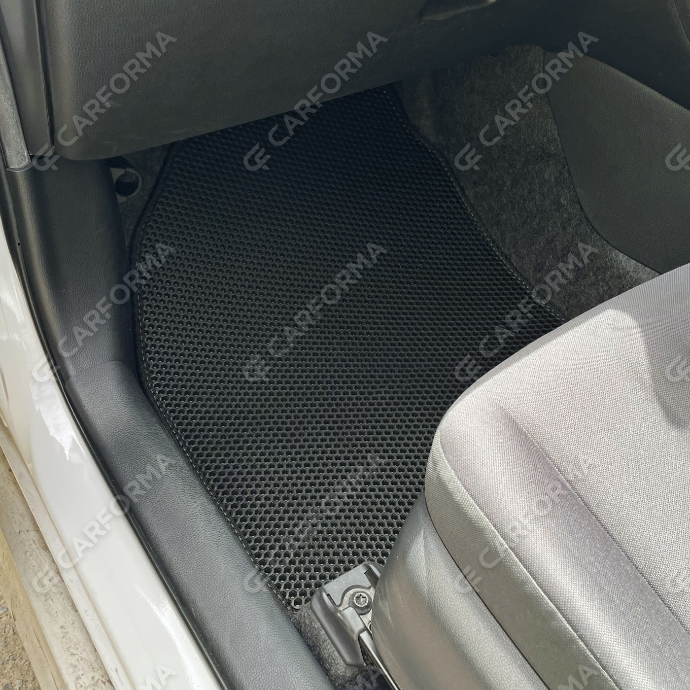 Ворсовые коврики на Toyota Yaris IV 2019&nbsp;-&nbsp;2026 в Улан-Удэ