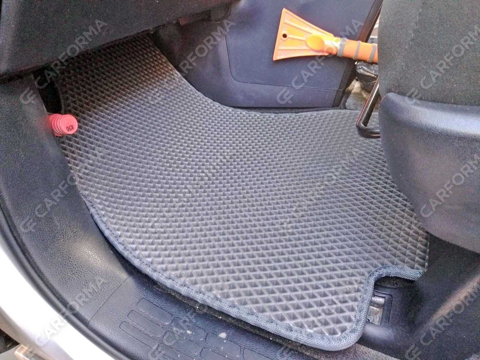 Коврики на Toyota Noah (R80) 2014&nbsp;-&nbsp;2021 в Улан-Удэ