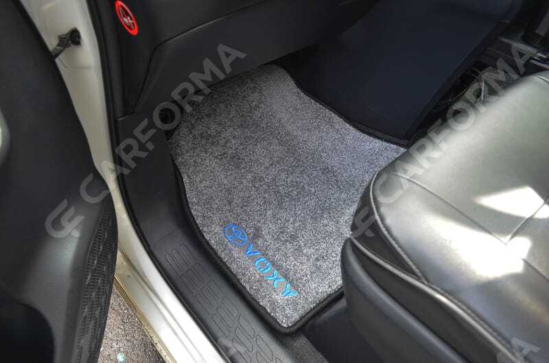 Коврики на Toyota Noah (R80) 2014&nbsp;-&nbsp;2021 в Улан-Удэ