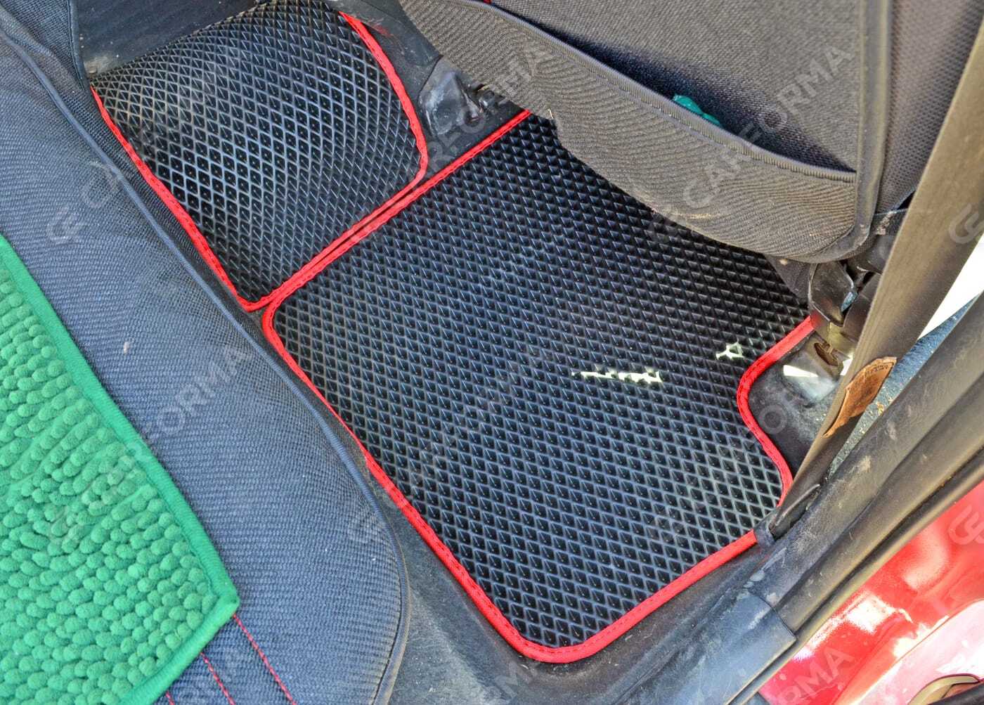 Коврики на Pontiac Vibe I 2002&nbsp;-&nbsp;2008 в Улан-Удэ