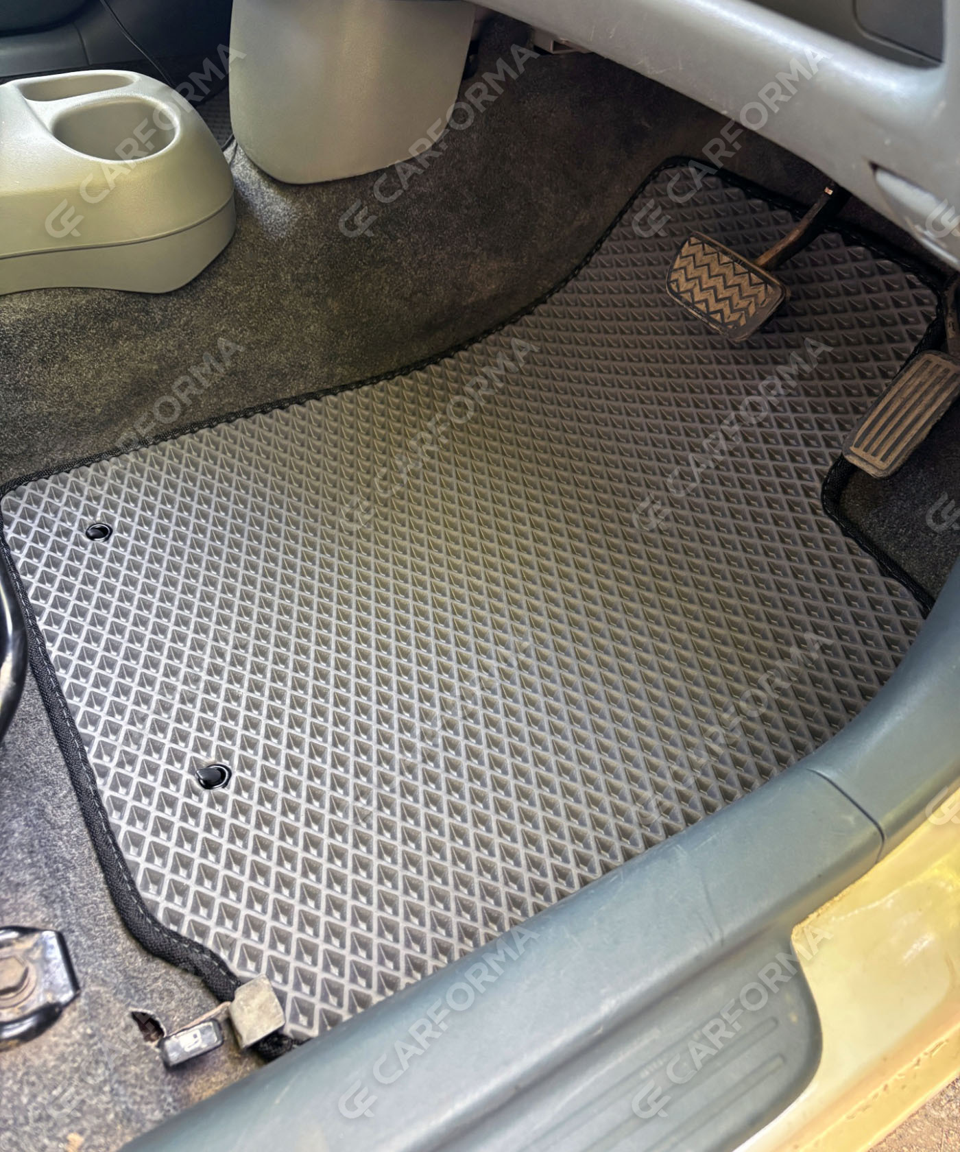 Ворсовые коврики на Toyota Vitz I 1998&nbsp;-&nbsp;2005 в Улан-Удэ