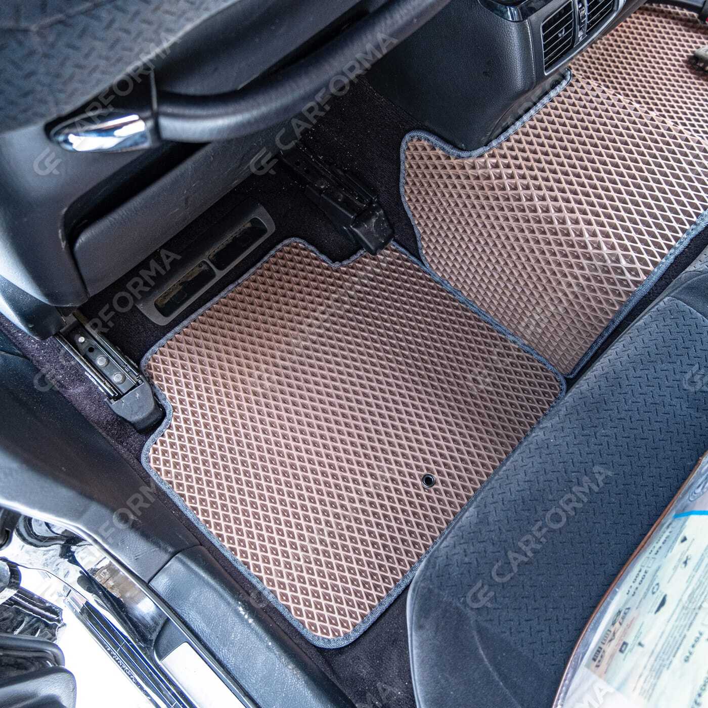 Коврики на Toyota Crown (S180) 2003&nbsp;-&nbsp;2008 в Улан-Удэ