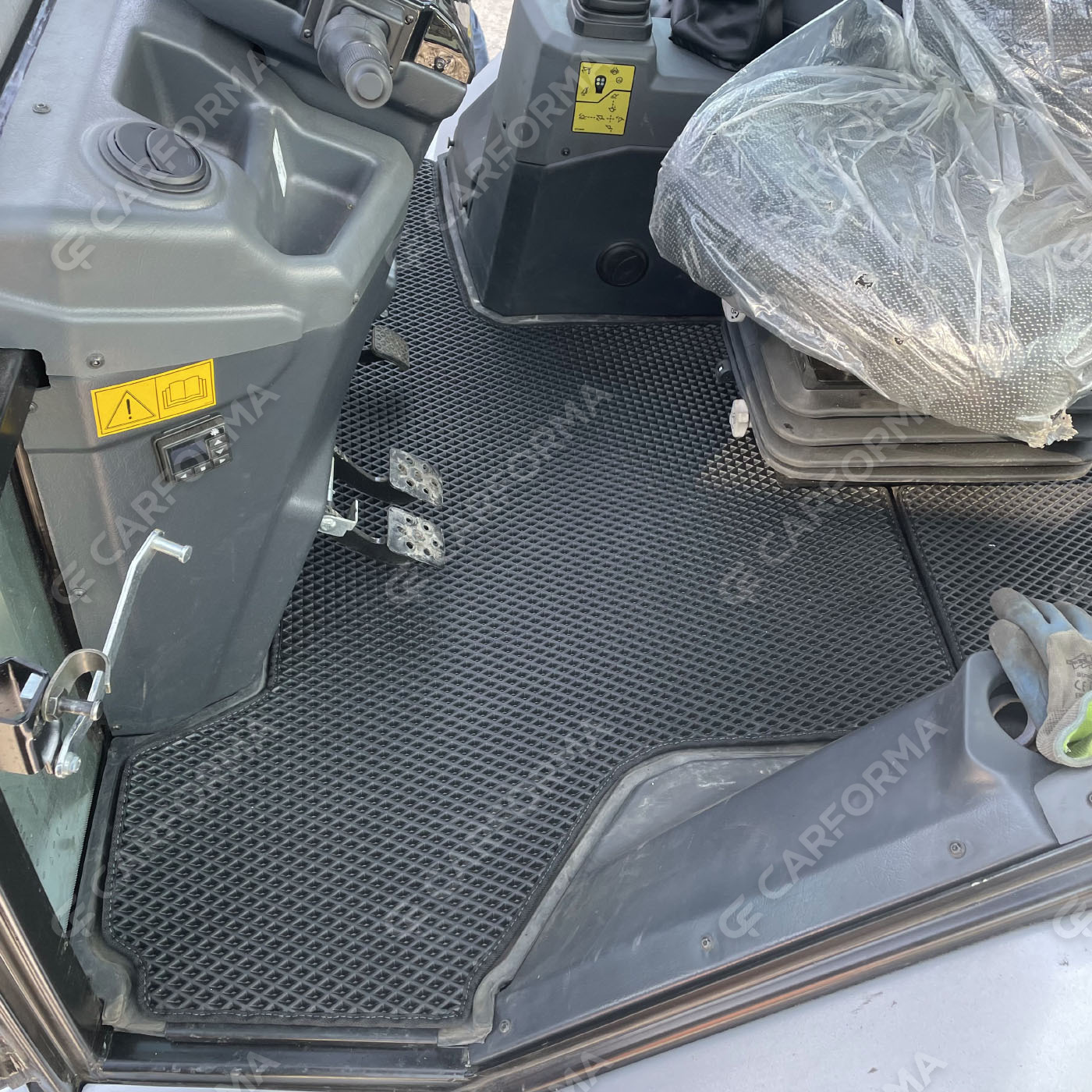 Ворсовые коврики на Спецтехника Экскаватор-погрузчик Cukurova 888  в Улан-Удэ