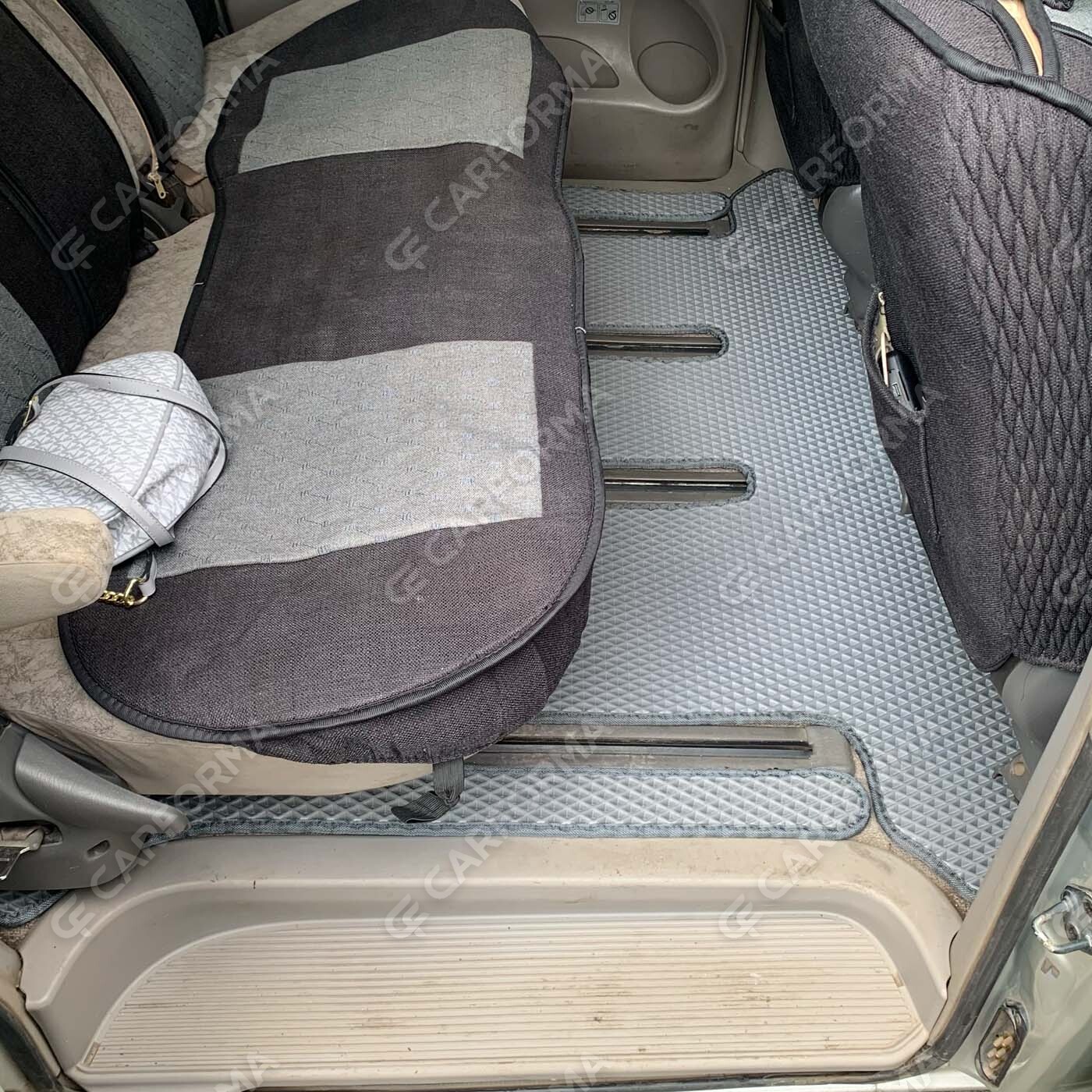 Ворсовые коврики на Toyota Estima II 2000&nbsp;-&nbsp;2005 в Улан-Удэ