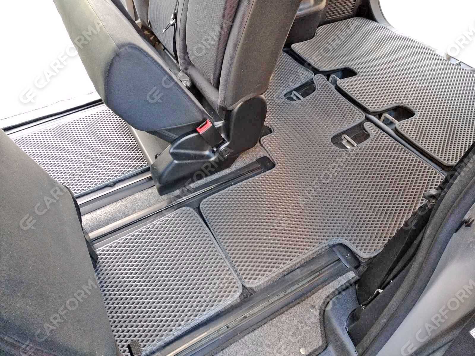 Коврики на Toyota Noah (R80) 2014&nbsp;-&nbsp;2021 в Улан-Удэ