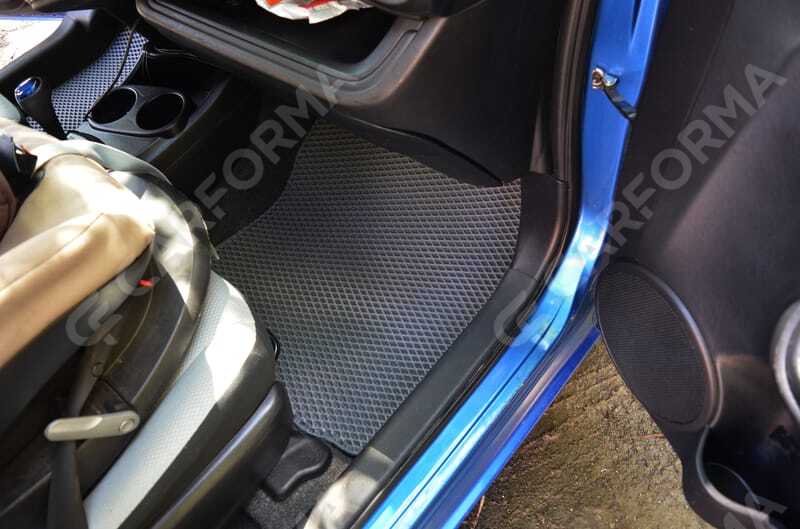 Ворсовые коврики на Toyota Prius C 2011&nbsp;-&nbsp;2021 в Улан-Удэ