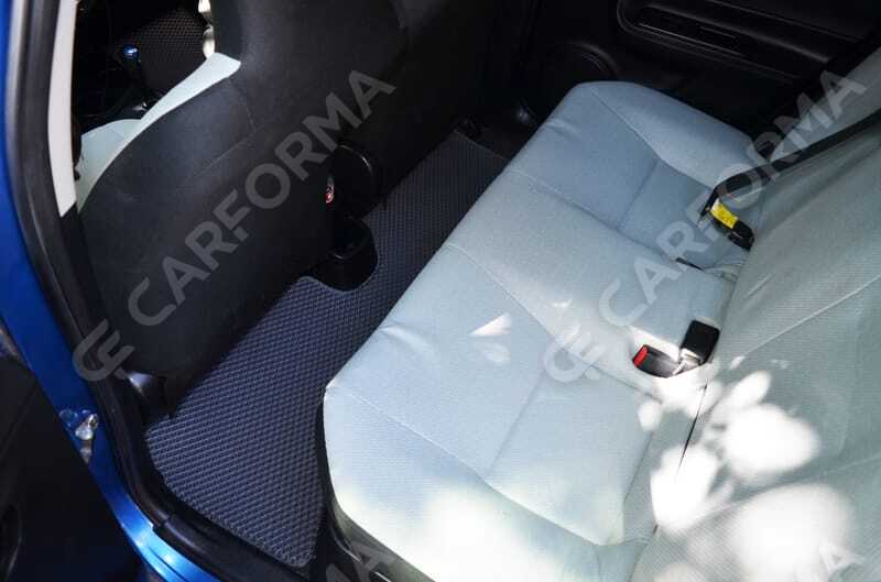 Ворсовые коврики на Toyota Prius C 2011&nbsp;-&nbsp;2021 в Улан-Удэ