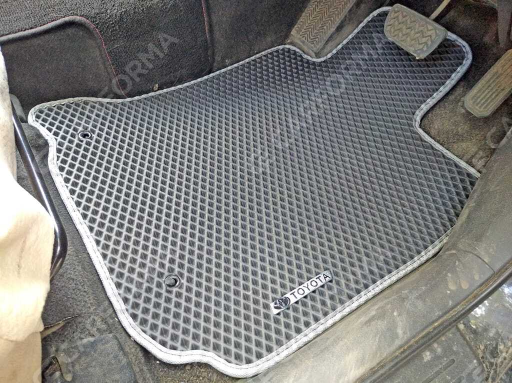 Коврики на Toyota Wish I 2003&nbsp;-&nbsp;2009 в Улан-Удэ