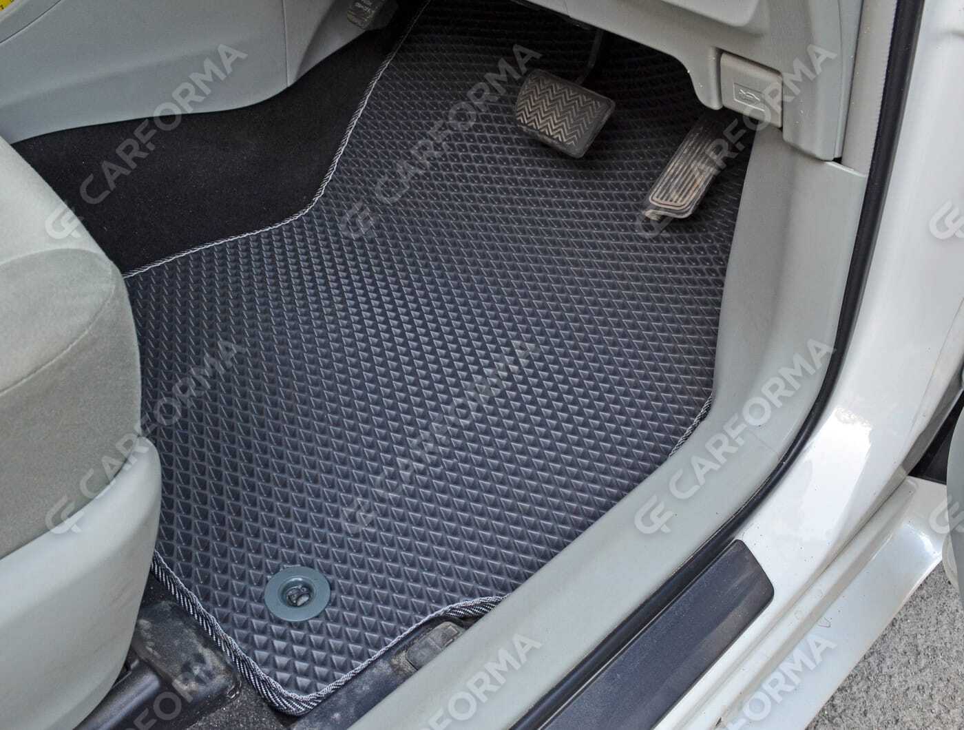 Коврики на Toyota Prius Alpha 2011&nbsp;-&nbsp;2021 в Улан-Удэ