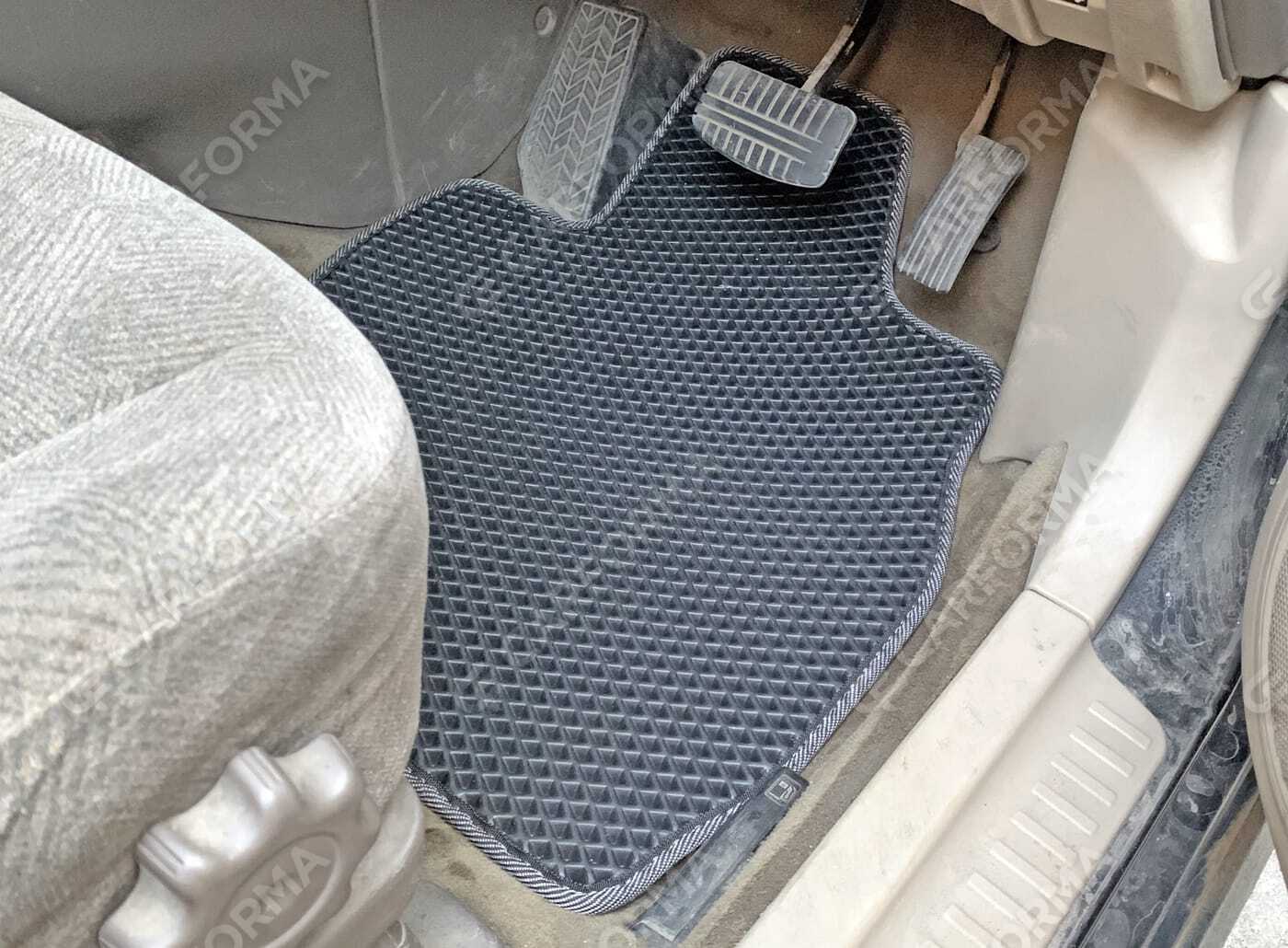 Коврики на Mitsubishi Chariot Grandis 1997&nbsp;-&nbsp;2003 в Улан-Удэ