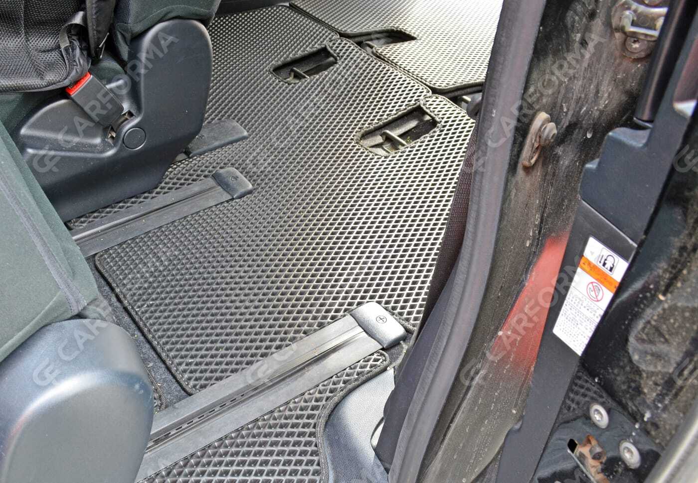 Коврики на Toyota Noah (R80) 2014&nbsp;-&nbsp;2021 в Улан-Удэ