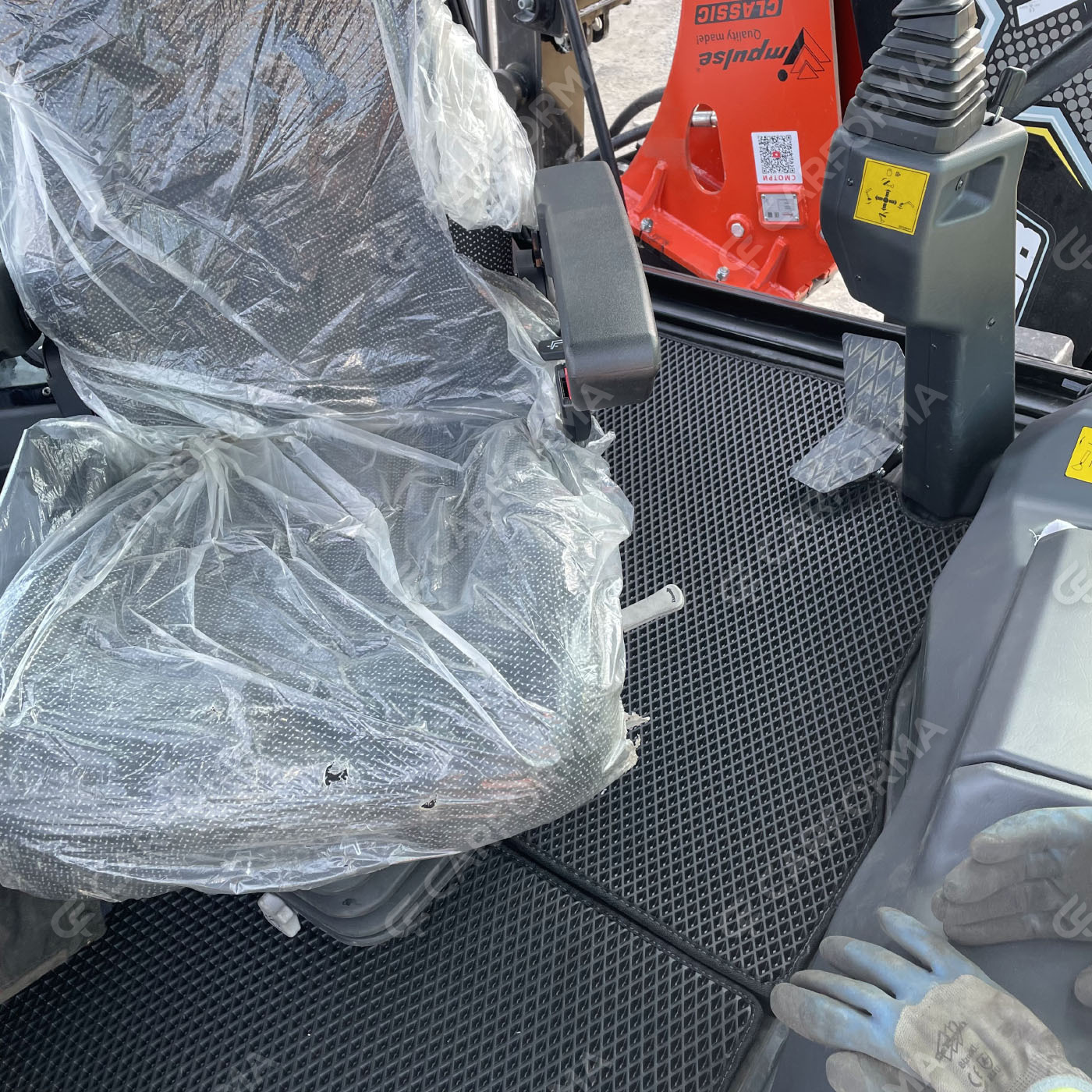 Ворсовые коврики на Спецтехника Экскаватор-погрузчик Cukurova 888  в Улан-Удэ