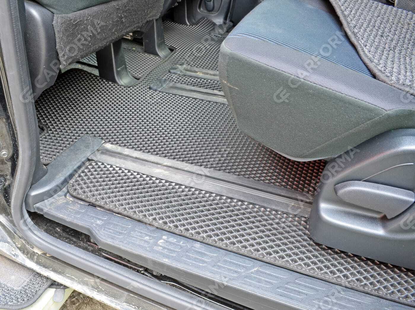 Коврики на Toyota Noah (R80) 2014&nbsp;-&nbsp;2021 в Улан-Удэ