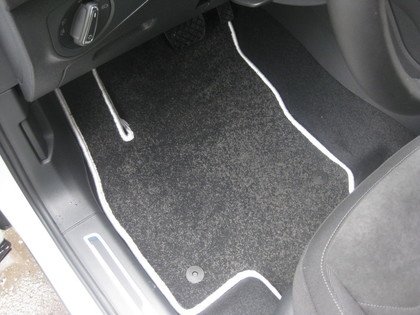 Ворсовые коврики на Volkswagen Tiguan II 2016 - 2026 в Улан-Удэ Ворсовые коврики на Volkswagen Tiguan II 2016 - 2026 в Улан-Удэ