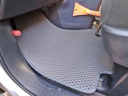 Коврики на Toyota Noah (R80) 2014&nbsp;-&nbsp;2021 в Улан-Удэ