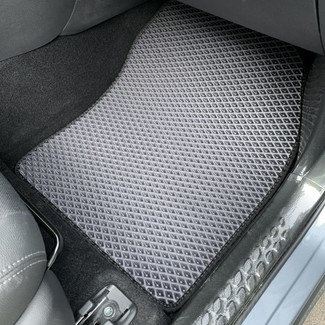 Ворсовые коврики на Toyota Izoa 2018 - 2026 в Улан-Удэ Ворсовые коврики на Toyota Izoa 2018 - 2026 в Улан-Удэ