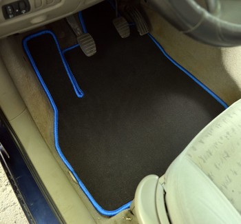 Коврики на Renault Scenic II 2003 - 2010 в Улан-Удэ Коврики на Renault Scenic II 2003 - 2010 в Улан-Удэ