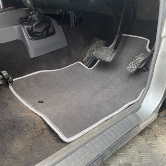 Ворсовые коврики на Toyota Land Cruiser 70 2006 - 2026 в Улан-Удэ Ворсовые коврики на Toyota Land Cruiser 70 2006 - 2026 в Улан-Удэ