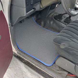 Ворсовые коврики на Toyota Hilux V 1988&nbsp;-&nbsp;1997 в Улан-Удэ