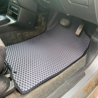 Ворсовые коврики на Daihatsu Storia 1998 - 2004 в Улан-Удэ Ворсовые коврики на Daihatsu Storia 1998 - 2004 в Улан-Удэ