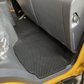 Коврики на Isuzu ELF VI широкая кабина 2006&nbsp;-&nbsp;2026 в Улан-Удэ