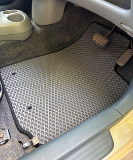 Ворсовые коврики на Toyota Vitz I 1998&nbsp;-&nbsp;2005 в Улан-Удэ