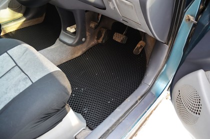 Ворсовые коврики на Toyota Raum I 1997&nbsp;-&nbsp;2003 в Улан-Удэ