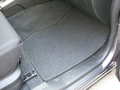 Ворсовые коврики на Suzuki Grand Vitara III 2005 - 2016 в Улан-Удэ Ворсовые коврики на Suzuki Grand Vitara III 2005 - 2016 в Улан-Удэ