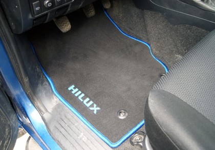 Ворсовые коврики на Toyota Hilux VII 2008 - 2015 в Улан-Удэ Ворсовые коврики на Toyota Hilux VII 2008 - 2015 в Улан-Удэ