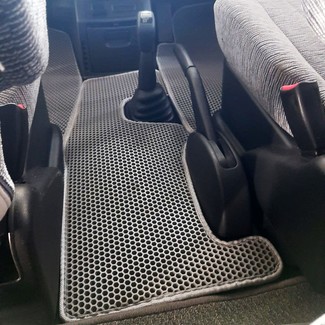 Ворсовые коврики на Mitsubishi Delica 4 1994 - 2007 в Улан-Удэ Ворсовые коврики на Mitsubishi Delica 4 1994 - 2007 в Улан-Удэ