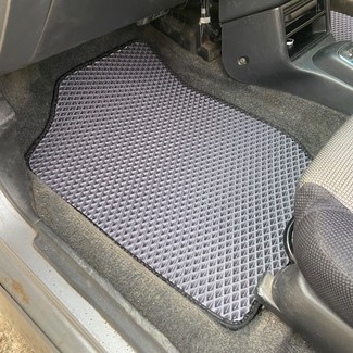 Ворсовые коврики на Daihatsu Storia 1998 - 2004 в Улан-Удэ Ворсовые коврики на Daihatsu Storia 1998 - 2004 в Улан-Удэ