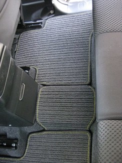 Ворсовые коврики на Suzuki Grand Vitara III 2005 - 2016 в Улан-Удэ Ворсовые коврики на Suzuki Grand Vitara III 2005 - 2016 в Улан-Удэ