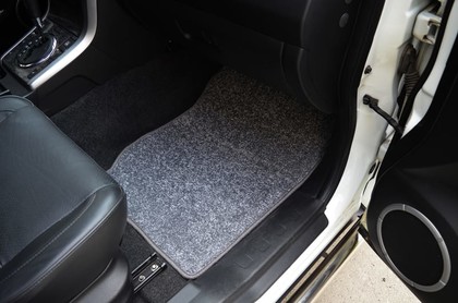 Ворсовые коврики на Suzuki Grand Vitara III 2005 - 2016 в Улан-Удэ Ворсовые коврики на Suzuki Grand Vitara III 2005 - 2016 в Улан-Удэ