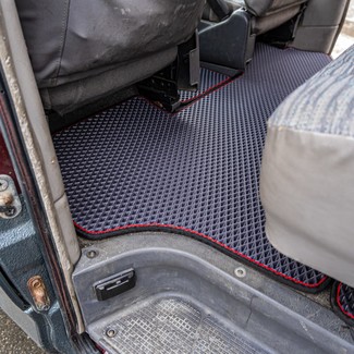 Коврики на Mitsubishi Space Gear 1994 - 2007 в Улан-Удэ Коврики на Mitsubishi Space Gear 1994 - 2007 в Улан-Удэ