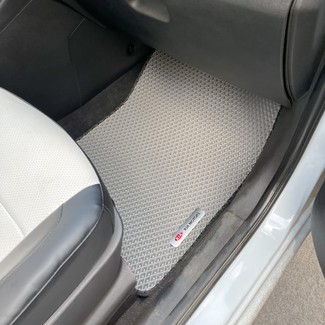 Коврики на KIA Venga 2010 - 2017 в Улан-Удэ Коврики на KIA Venga 2010 - 2017 в Улан-Удэ