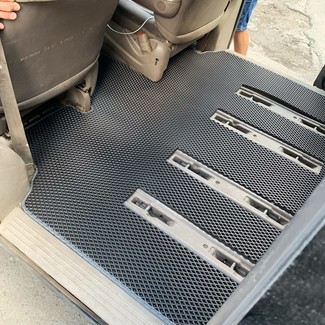 Коврики на Dodge Caravan (RG) 2000 - 2007 в Улан-Удэ Коврики на Dodge Caravan (RG) 2000 - 2007 в Улан-Удэ