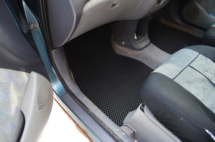 Ворсовые коврики на Toyota Raum I 1997&nbsp;-&nbsp;2003 в Улан-Удэ
