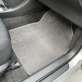 Ворсовые коврики на Toyota Auris I 2006 - 2012 в Улан-Удэ Ворсовые коврики на Toyota Auris I 2006 - 2012 в Улан-Удэ