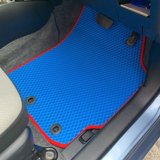 Ворсовые коврики на Toyota Vitz III 2010&nbsp;-&nbsp;2020 в Улан-Удэ