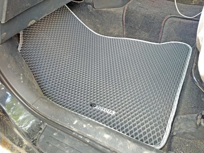 Коврики на Toyota Wish I 2003&nbsp;-&nbsp;2009 в Улан-Удэ