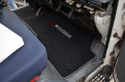 Ворсовые коврики на Mitsubishi Fuso Canter VII широкая кабина 2002&nbsp;-&nbsp;2017 в Улан-Удэ