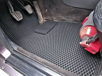 Коврики на Mercedes 190 (W201) 1982 - 1993 в Улан-Удэ Коврики на Mercedes 190 (W201) 1982 - 1993 в Улан-Удэ