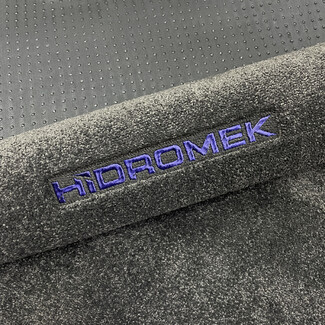 Ворсовые коврики на Спецтехника Экскаватор-погрузчик Hidromek HMK 102B Alpha K4 2022 - 2026 в Улан-Удэ Ворсовые коврики на Спецтехника Экскаватор-погрузчик Hidromek HMK 102B Alpha K4 2022 - 2026 в Улан-Удэ