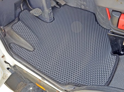 Коврики на Mercedes 814 1983 - 1998 в Улан-Удэ Коврики на Mercedes 814 1983 - 1998 в Улан-Удэ