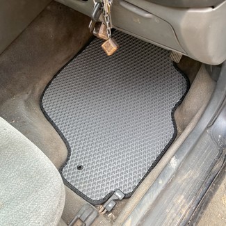 Коврики на Mitsubishi Diamante II 1995 - 2005 в Улан-Удэ Коврики на Mitsubishi Diamante II 1995 - 2005 в Улан-Удэ