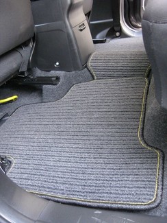 Ворсовые коврики на Suzuki Grand Vitara III 2005 - 2016 в Улан-Удэ Ворсовые коврики на Suzuki Grand Vitara III 2005 - 2016 в Улан-Удэ