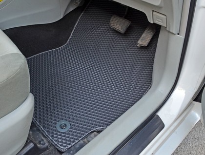 Коврики на Toyota Prius Alpha 2011&nbsp;-&nbsp;2021 в Улан-Удэ