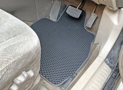 Коврики на Mitsubishi Chariot Grandis 1997 - 2003 в Улан-Удэ Коврики на Mitsubishi Chariot Grandis 1997 - 2003 в Улан-Удэ