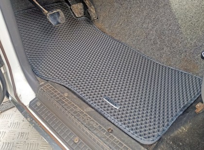 Ворсовые коврики на Nissan Patrol (Y60) 1987 - 1997 в Улан-Удэ Ворсовые коврики на Nissan Patrol (Y60) 1987 - 1997 в Улан-Удэ