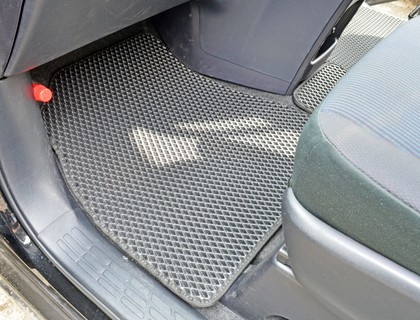 Коврики на Toyota Noah (R80) 2014&nbsp;-&nbsp;2021 в Улан-Удэ